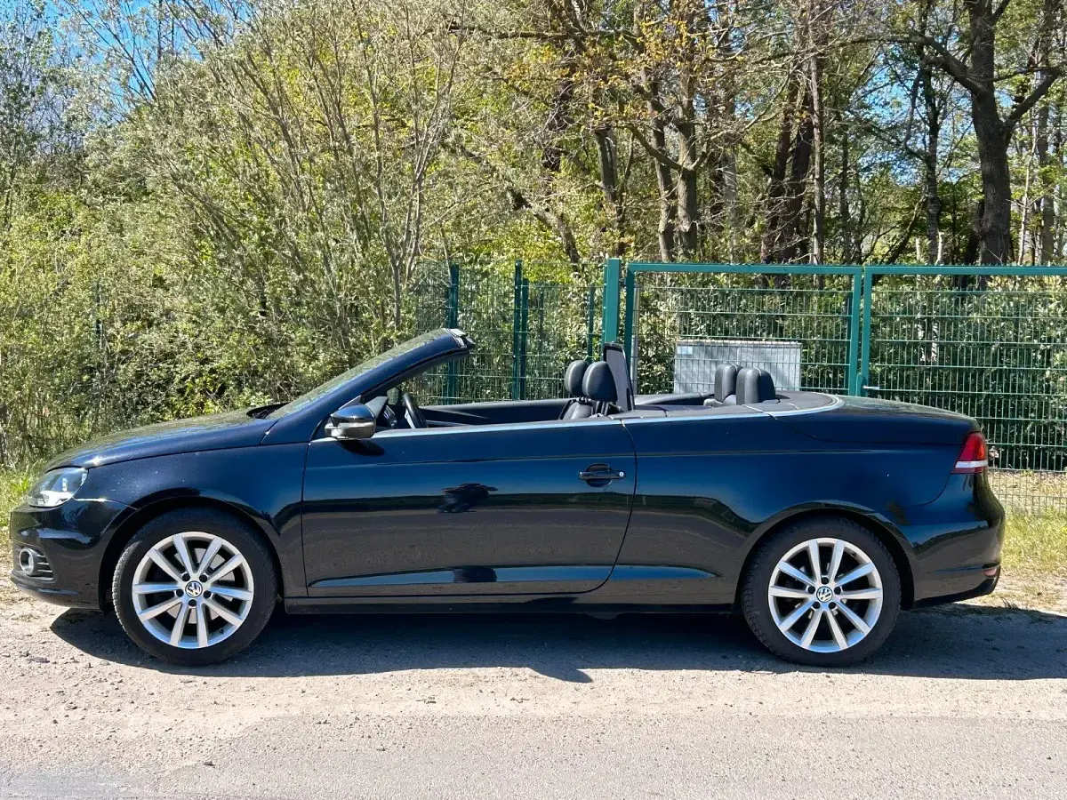 Używany VW Eos 160 KM (117 kW) 2013 Czarny Kabriolet