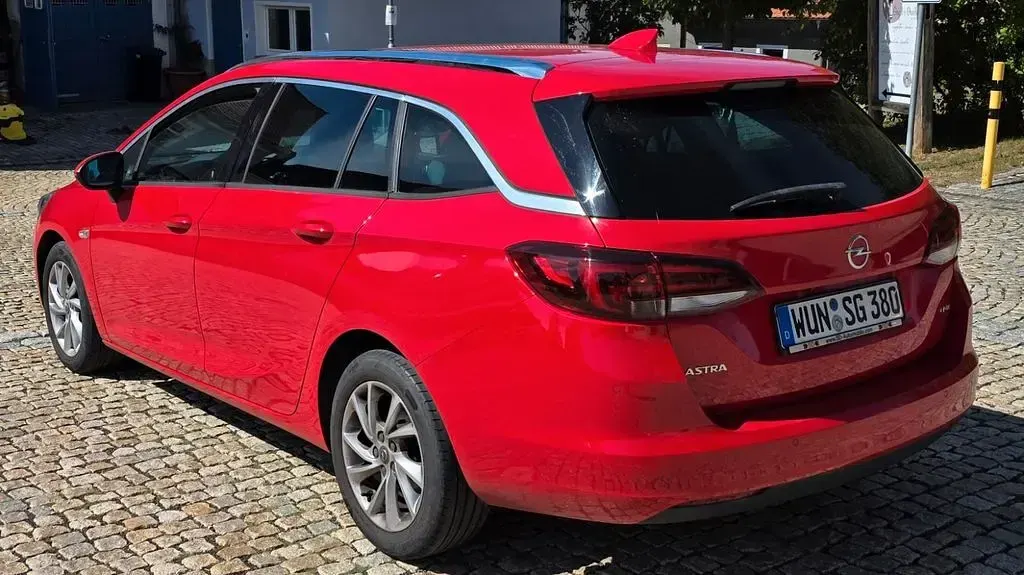 Gebraucht Opel Astra Edition 136 PS (100 kW) 2018 Rot Kombi
