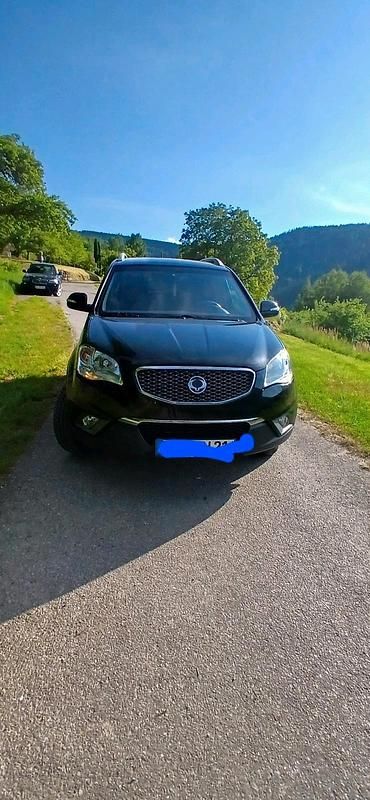 Schwarz Gebraucht 2011 Ssangyong Korando SUV | 3.700 € - Bild 1/4