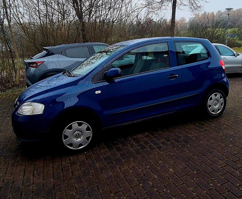 Blau Gebraucht 2005 VW Fox Kleinwagen | 1.000 € (Superpreis) - Bild 1/4