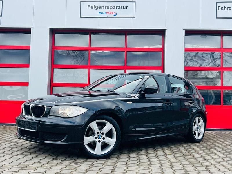 Gebraucht BMW 118 Shadowline 143 PS (105 kW) 2010 Schwarz Kleinwagen
