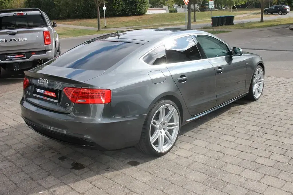 Gebraucht Audi A5 Sportback Sport 190 PS (139 kW) 2017 Grau Kleinwagen