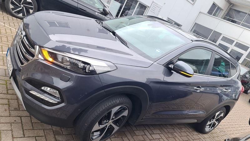 Gebraucht Hyundai Tucson Premium 177 PS (130 kW) 2016 Grau SUV