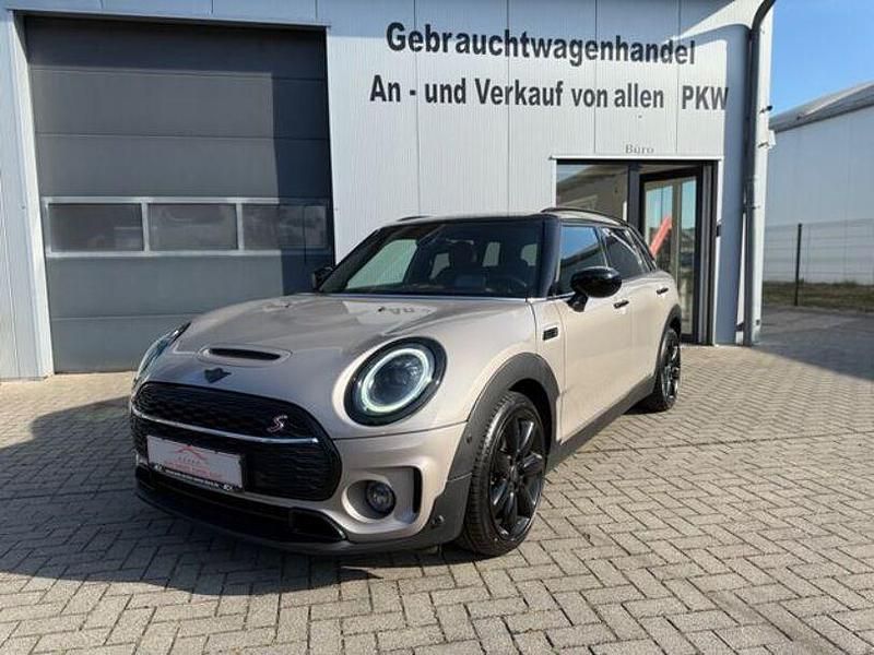 Grau Gebraucht 2021 Mini Cooper Clubman Kombi | 19.900 € (Fairer Preis) - Bild 1/4