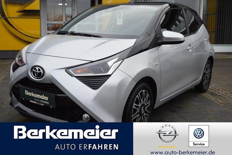 Silver mica (metallic) Gebraucht 2019 Toyota Aygo X-clusiv Kleinwagen | 8.380 € (Fairer Preis) - Bild 1/4