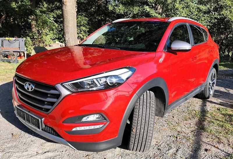 Rot Gebraucht 2017 Hyundai Tucson SUV | 14.900 € (Superpreis) - Bild 1/4