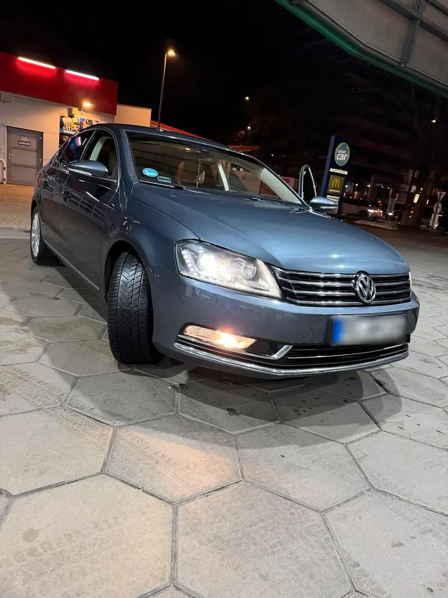 Gebraucht VW Passat Edition 150 PS (110 kW) 2013 Grau Limousine