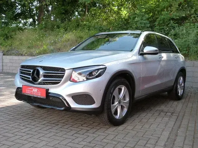 Gebraucht Mercedes GLC250 211 PS (155 kW) 2018 Silber SUV