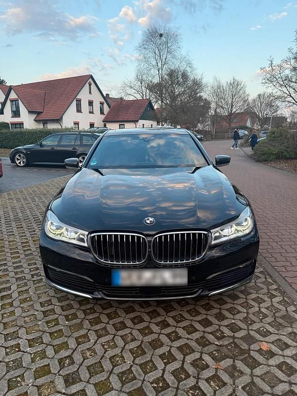 Gebraucht BMW 740 320 PS (235 kW) 2016 Schwarz Limousine