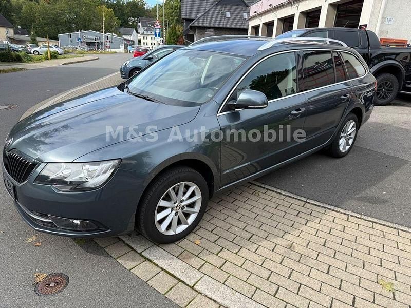 Grau Gebraucht 2015 Skoda Superb Ambition Kombi | 6.499 € (Guter Preis) - Bild 1/4