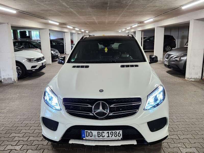 Weiß Gebraucht 2018 Mercedes GLE500 AMG line SUV | 38.500 € (Teuer) - Bild 1/4