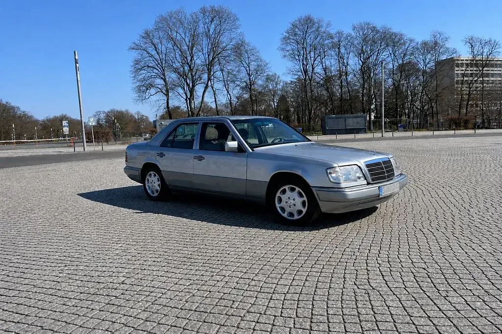 Gebraucht Mercedes 320 220 PS (161 kW) 1994 Silber Limousine
