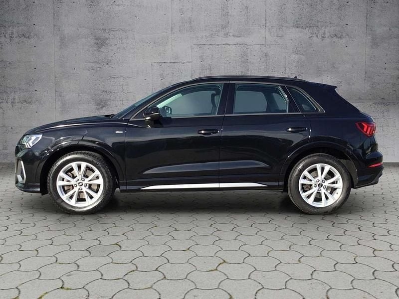 Gebraucht Audi Q3 S-Line 190 PS (139 kW) 2022 Mythosschwarz metallic SUV