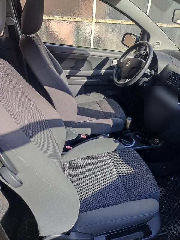 Gebraucht VW Fox 57 PS (41 kW) 2009 Schwarz Kleinwagen