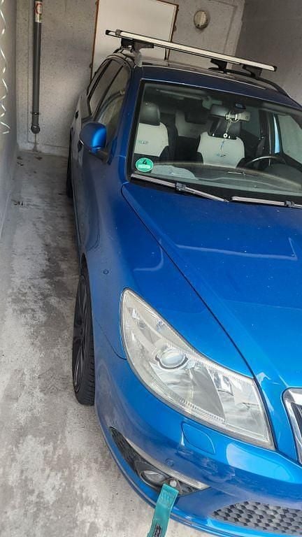 Blau Gebraucht 2010 Skoda Octavia RS Kombi | 5.700 € (Fairer Preis) - Bild 1/4