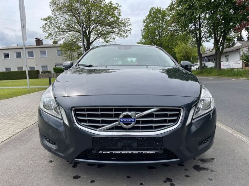 Gebraucht Volvo V60 Kinetic 150 PS (110 kW) 2011 Grau Kombi