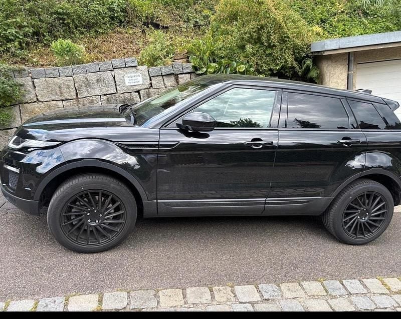 Schwarz Gebraucht 2019 Land Rover Range Rover evoque Limousine | 22.500 € - Bild 1/4