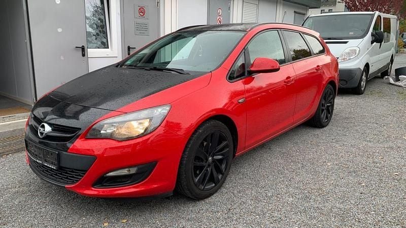 Rot Gebraucht 2012 Opel Astra Kombi | 2.890 € (Guter Preis) - Bild 1/4