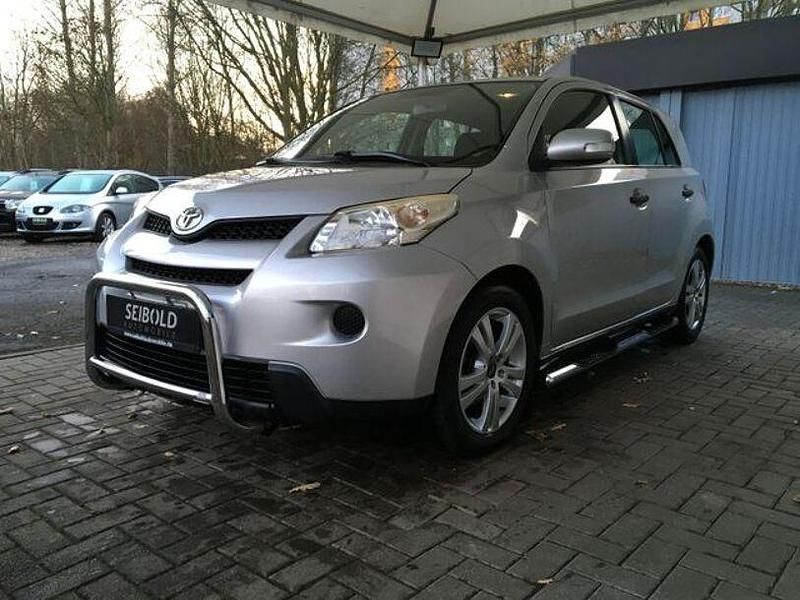Gebraucht Toyota Urban Cruiser 101 PS (74 kW) 2010 Silver mica metallic SUV