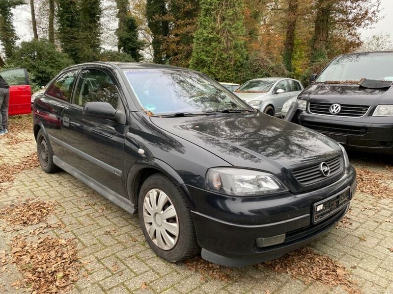 Gebraucht Opel Astra Selection 101 PS (74 kW) 2002 Schwarz Limousine