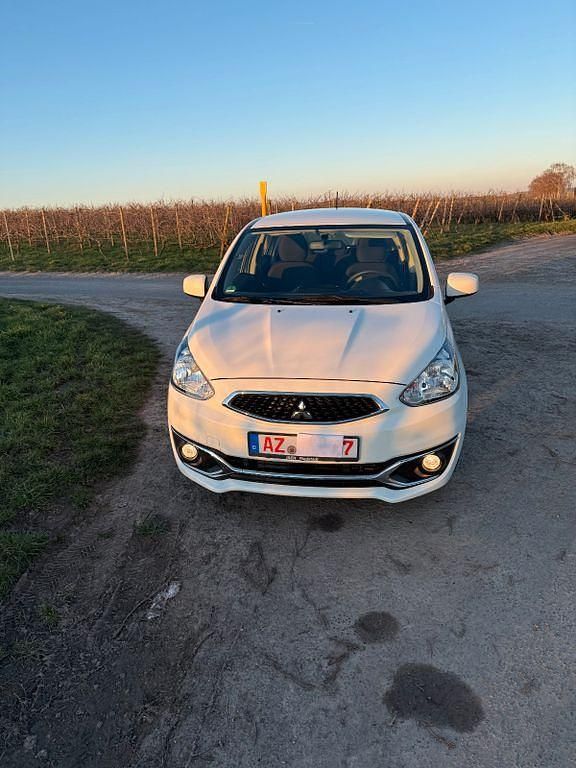 Gebraucht Mitsubishi Space Star Basis 71 PS (52 kW) 2019 Weiß Kleinwagen