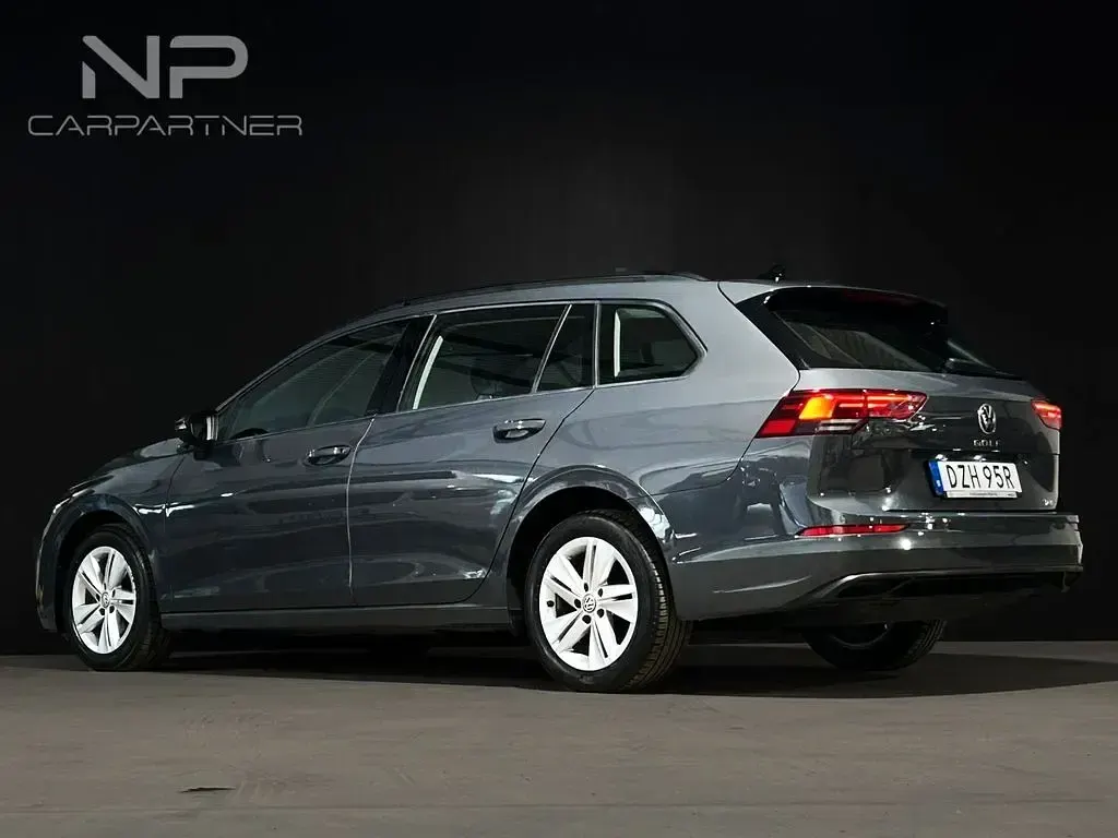 Gebraucht VW Golf VIII 131 PS (96 kW) 2022 Grau Limousine