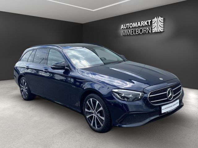 Cavansitblau metalliclack Gebraucht 2020 Mercedes E300 Night Kombi | 31.950 € (Fairer Preis) - Bild 1/4