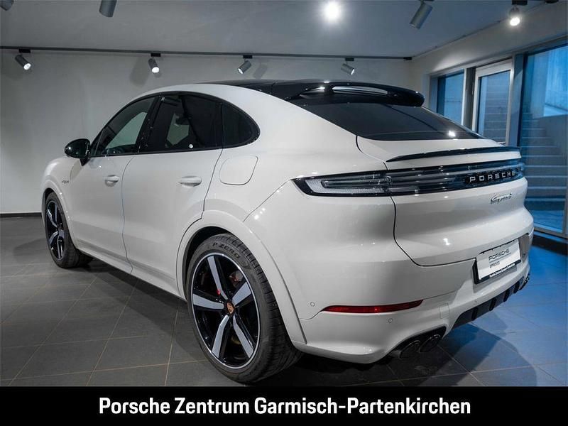 Usata Porsche Cayenne S E-Hybrid 519 CV (381 kW) 2024 Grigio SUV