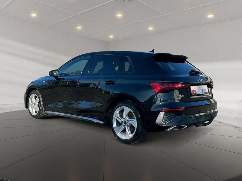 Używany Audi A3 S-Line 116 KM (85 kW) 2023 Czarny Sedan/Limuzyna
