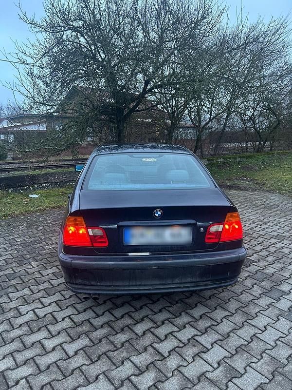 Gebraucht BMW 323 170 PS (125 kW) 1999 Blau Limousine