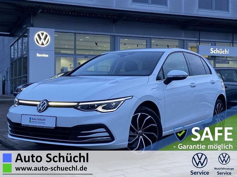 Gebraucht VW Golf VIII Active 204 PS (150 kW) 2022 Weiß Limousine