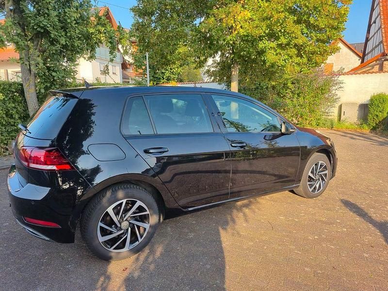 Schwarz Gebraucht 2018 VW Golf VII Join Limousine | 16.499 € (Fairer Preis) - Bild 1/4
