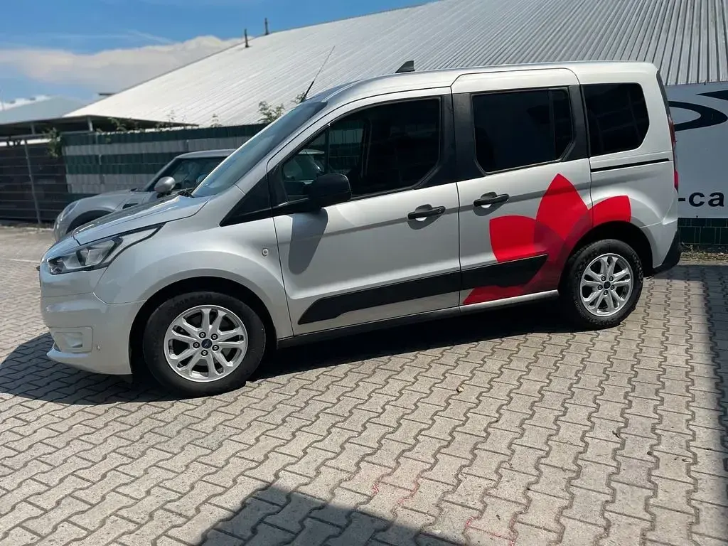 Gebraucht Ford Tourneo Connect 101 PS (74 kW) 2022 Silber Van / Kleinbus