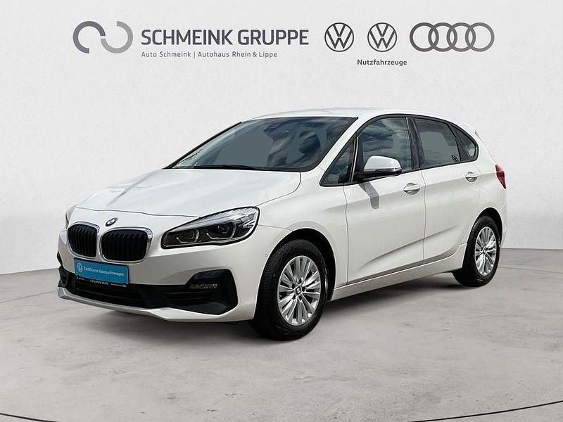 Weiß Gebraucht 2020 BMW 218 Active Tourer Van / Kleinbus | 18.880 € (Etwas zu teuer) - Bild 1/4