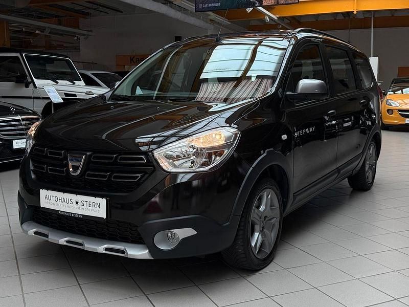 Other Gebraucht 2022 Dacia Lodgy Stepway Van / Kleinbus | 17.990 € (Etwas zu teuer) - Bild 1/4