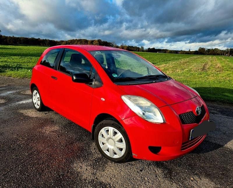 Rot Gebraucht 2008 Toyota Yaris Kleinwagen | 1.800 € (Guter Preis) - Bild 1/4