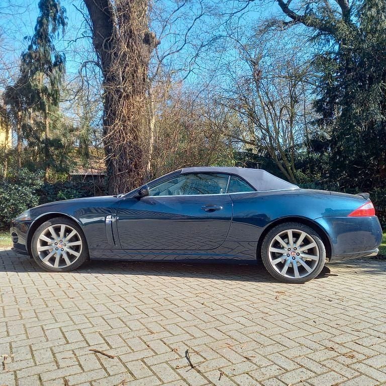 Gebraucht Jaguar XK 258 PS (189 kW) 2008 Blau Cabrio