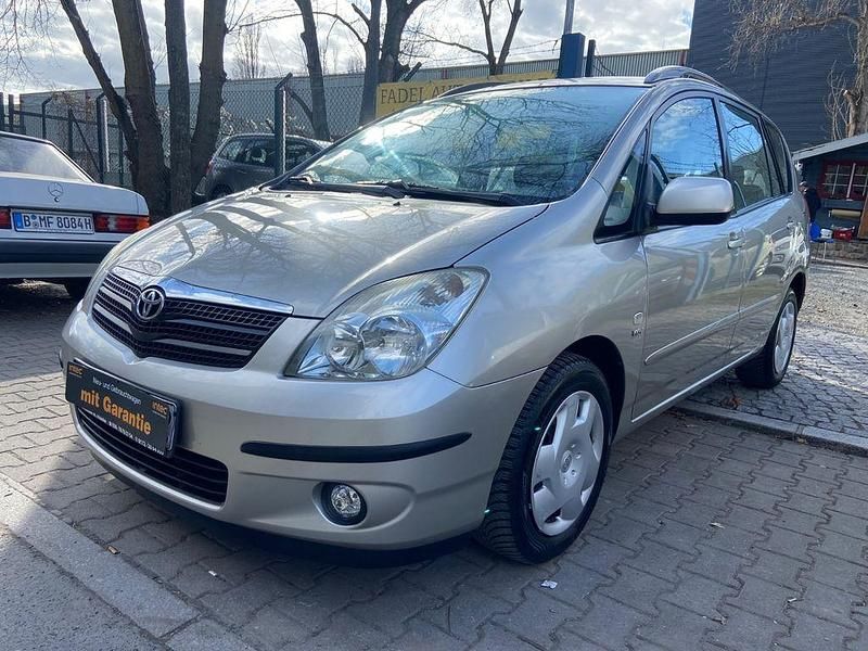 Gebraucht Toyota Corolla Verso 135 PS (99 kW) 2003 Silber Van / Kleinbus