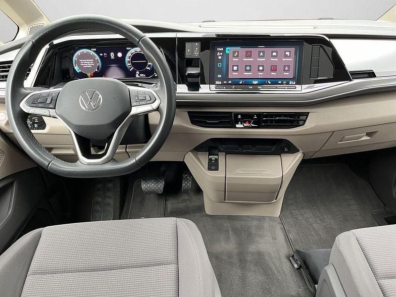 Gebraucht VW Multivan Basis 204 PS (150 kW) 2024 Starlight blue metallic (metallic) Van