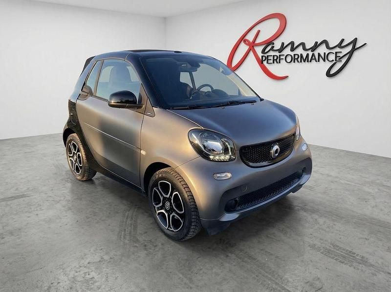 Gebraucht Smart ForTwo Cabrio Basis 71 PS (52 kW) 2016 Schwarz Cabrio