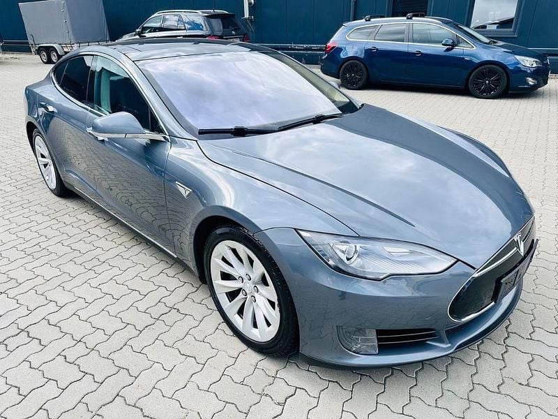 Usado Tesla Model S 284 kW (387 CV) 2013 Plateado Utilitario