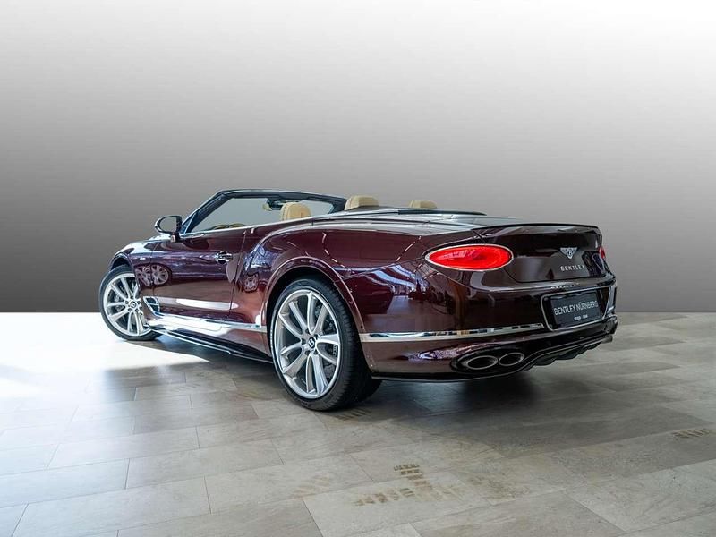 Gebraucht Bentley Azure 549 PS (403 kW) 2022 Rot Cabrio