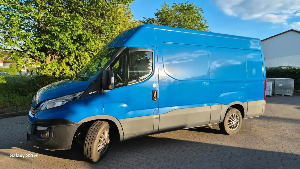 Occasion Iveco Daily 140 ch (102 kW) 2018 Bleue Monospace