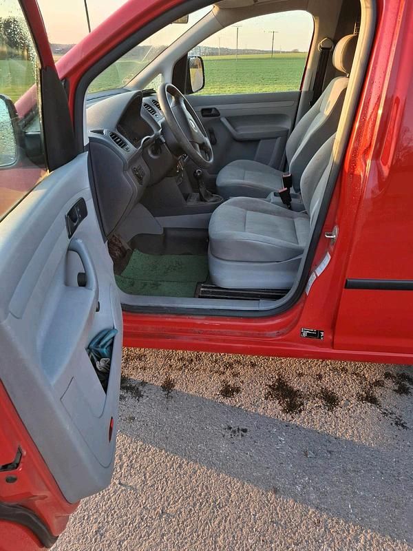 Gebraucht VW Caddy 75 PS (55 kW) 2009 Rot Van / Kleinbus
