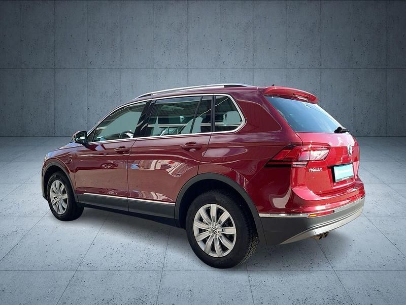 Gebraucht VW Tiguan Highline 179 PS (131 kW) 2017 Ruby red metallic SUV