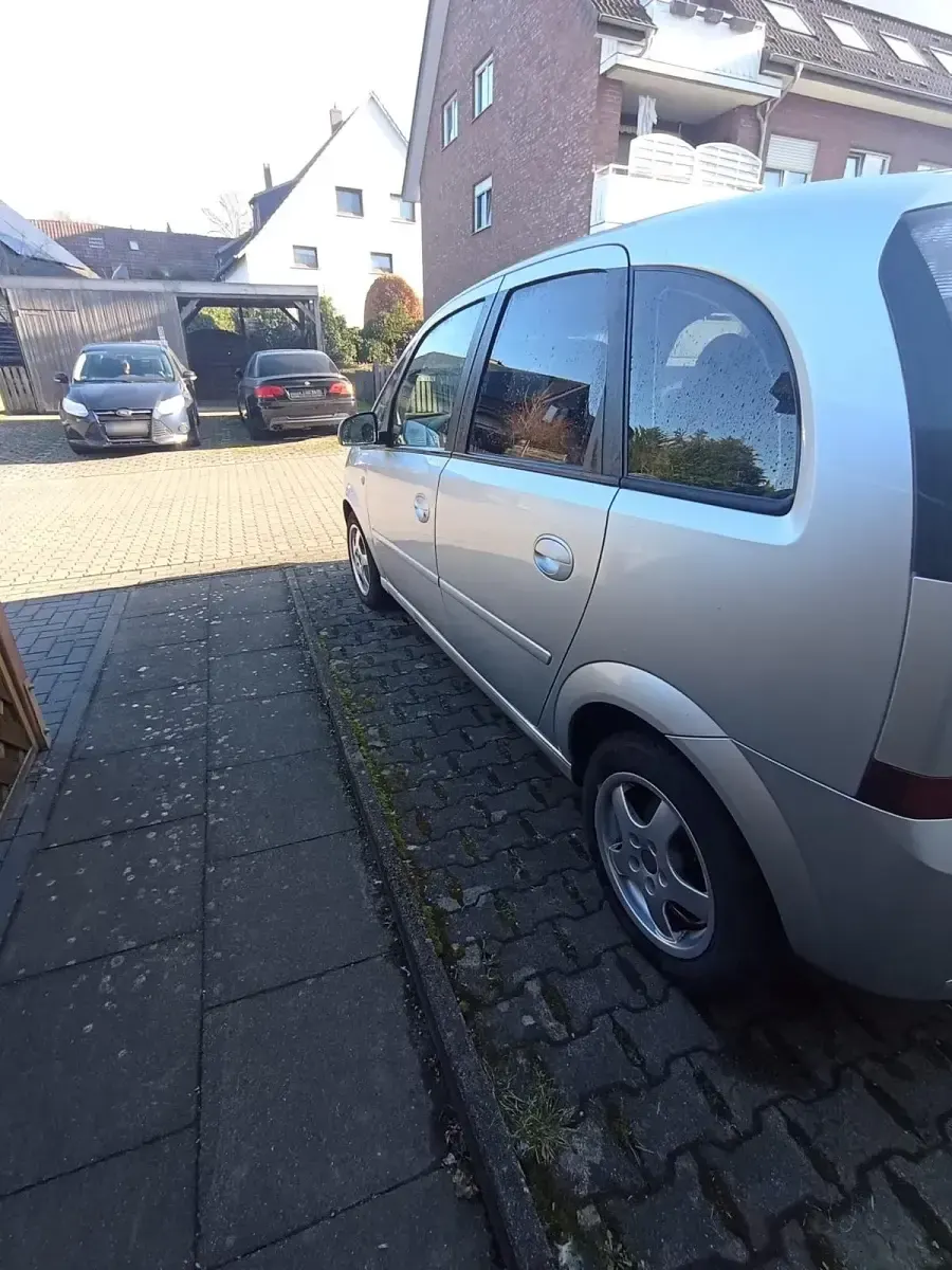 Gebraucht Opel Meriva 90 PS (66 kW) 2010 Silber Van / Kleinbus