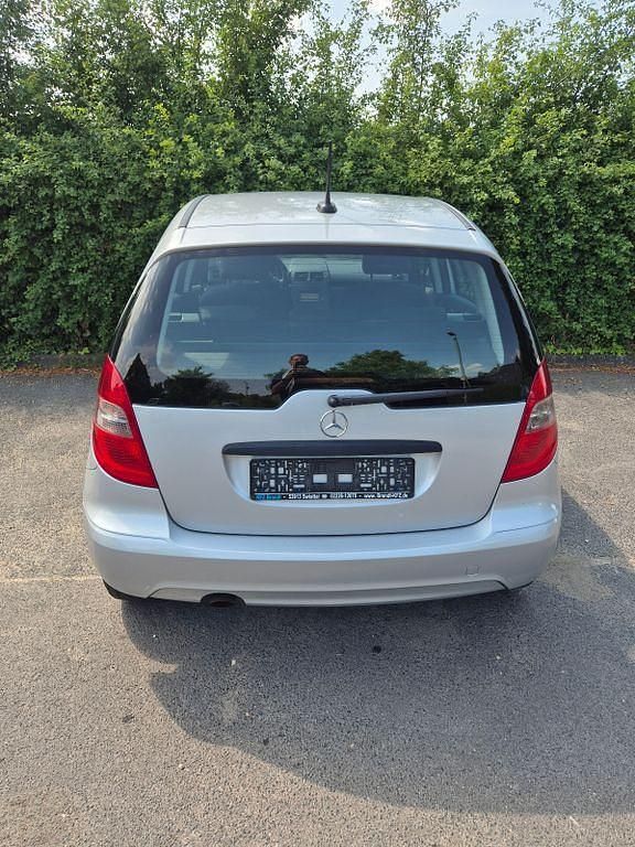 Gebraucht Mercedes A160 95 PS (69 kW) 2011 Silber Limousine