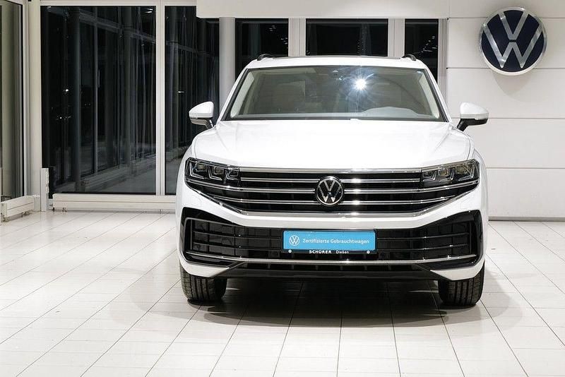 Gebraucht VW Touareg Elegance 231 PS (169 kW) 2025 Oryxweiß perlmutteffekt SUV