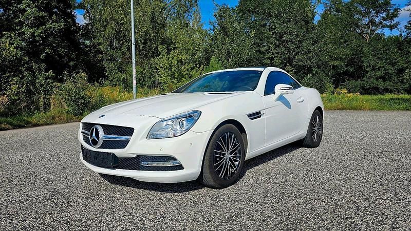 Weiß Gebraucht 2014 Mercedes SLK200 Cabrio | 19.400 € - Bild 1/4