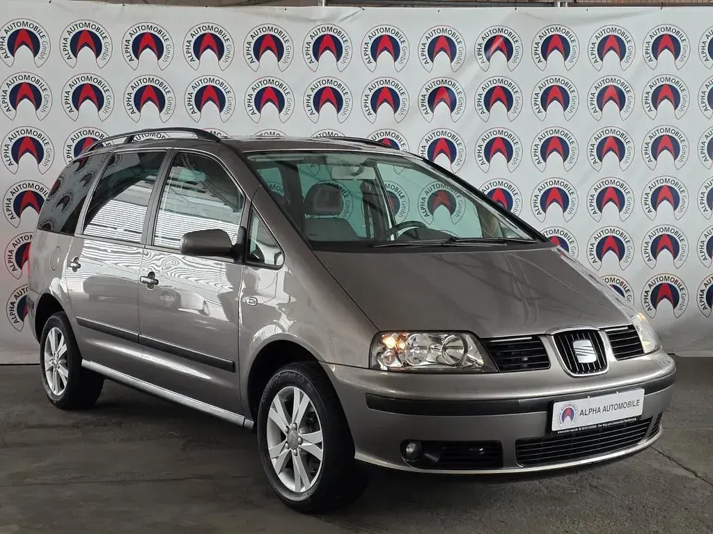 Używany Seat Alhambra Reference 116 KM (85 kW) 2009 Szary Minivan